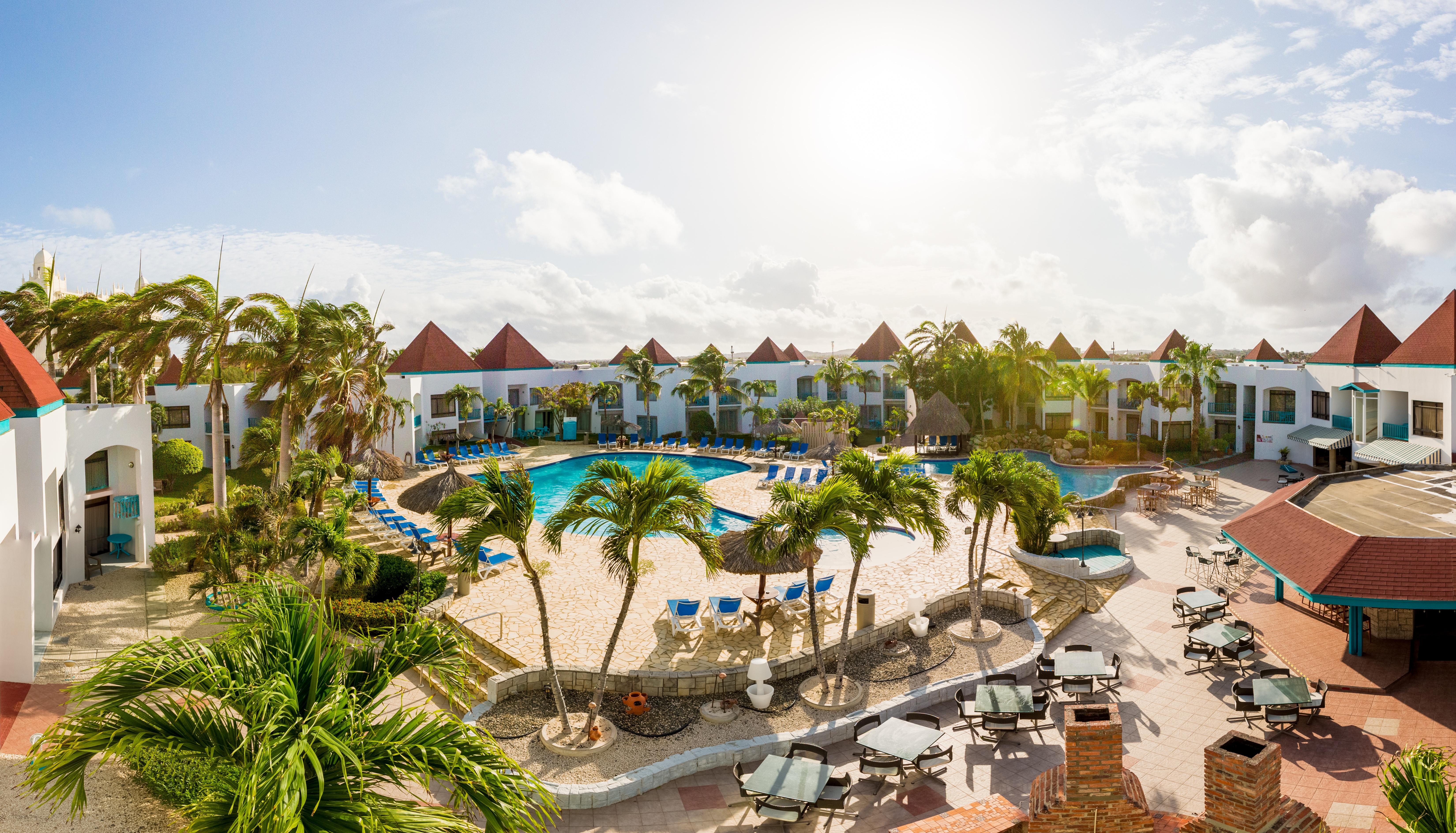 Courtyard By Marriott Aruba Resort Palm Beach Bagian luar foto