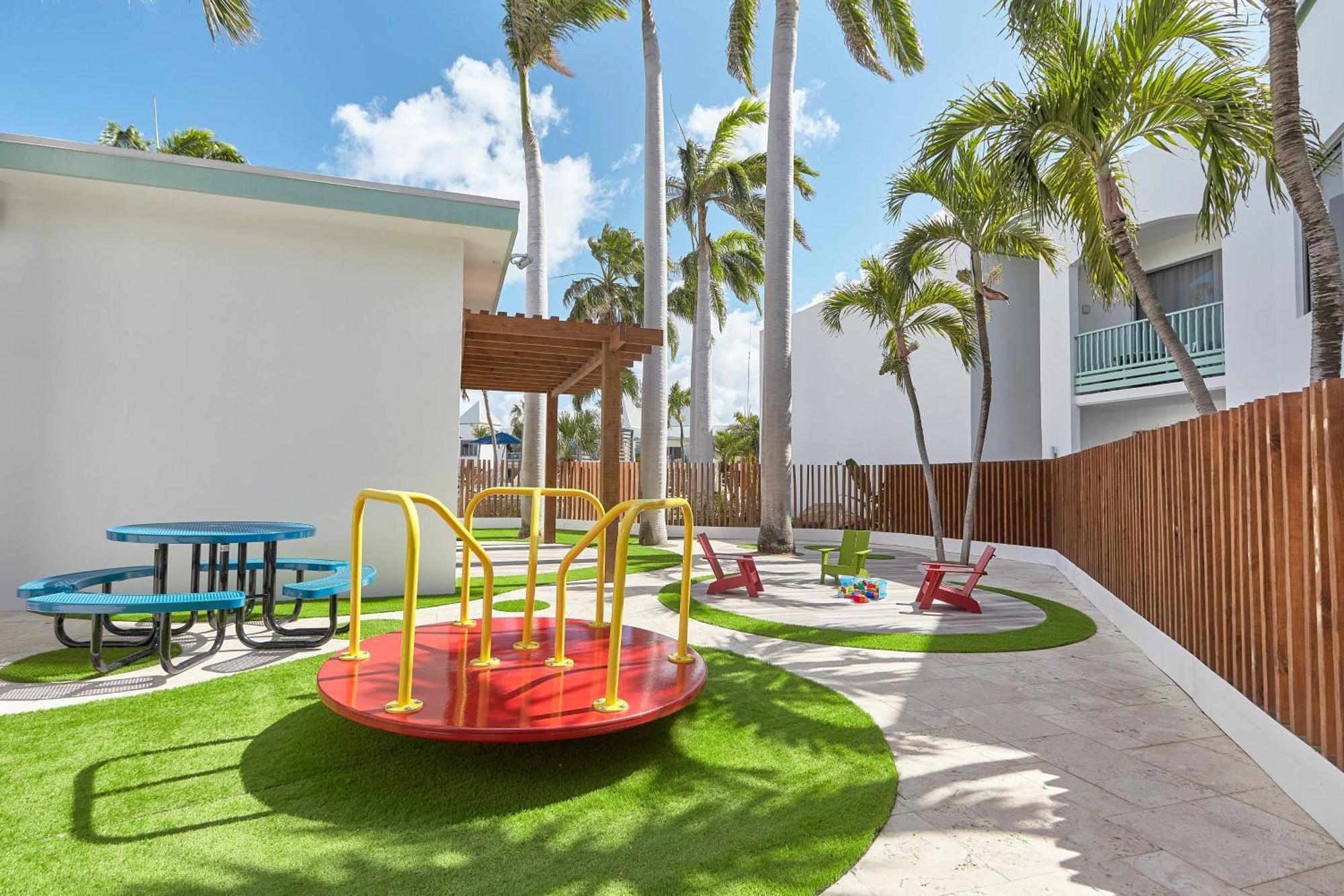 Courtyard By Marriott Aruba Resort Palm Beach Bagian luar foto